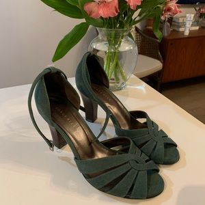 Beautiful vintage teal open toe heals, size 6